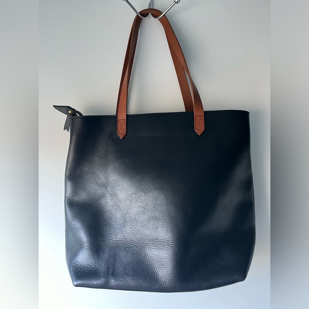 Madewell Zip-Top Medium Transport Leather Tote - Picture 4 of 7